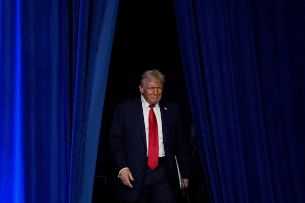 金牛股 被打痛了? 离谈判不到10天, 川普再放狠话: 放弃台湾, 2026年访华